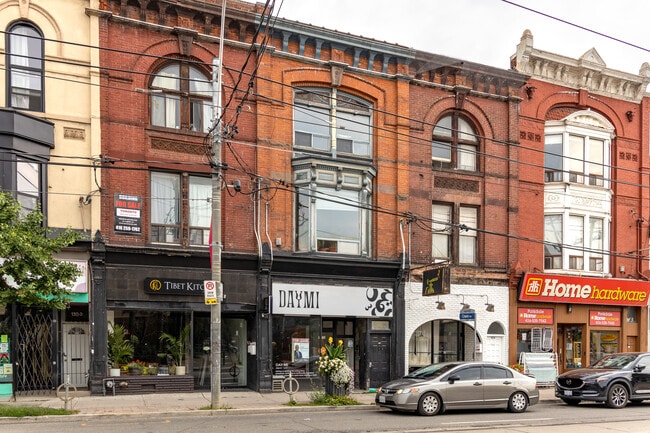Plus de détails pour 1376 Queen St W, Toronto, ON - Commerce de détail à louer
