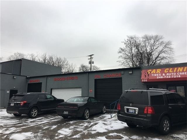 550 Cesar Chavez Ave, Pontiac, MI à vendre - Photo du bâtiment - Image 3 de 4