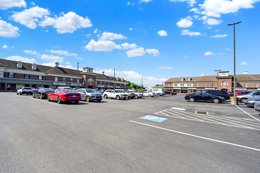 4813 Jonestown Rd, Harrisburg, PA for lease - Building Photo - Image 3 of 18