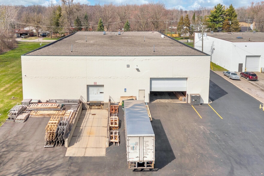 30881 Beverly Rd, Romulus, MI for sale - Building Photo - Image 2 of 4