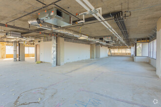 800 S Frederick Ave, Gaithersburg, MD for lease Interior Photo- Image 2 of 4