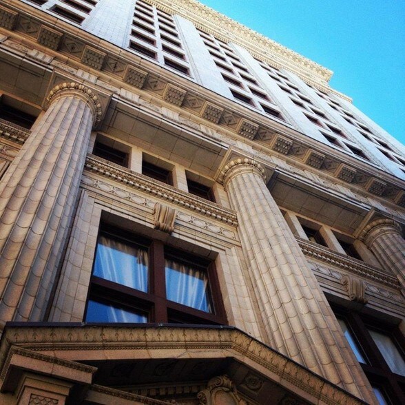 146 Monroe Center St NW, Grand Rapids, MI à louer - Photo du bâtiment - Image 2 de 2