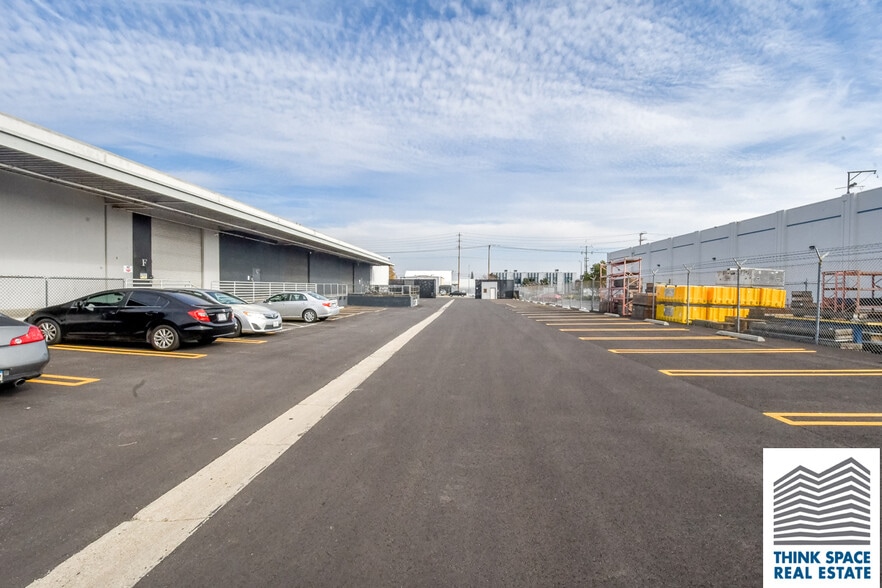 9419 Mason Ave, Chatsworth, CA for lease - Building Photo - Image 2 of 67