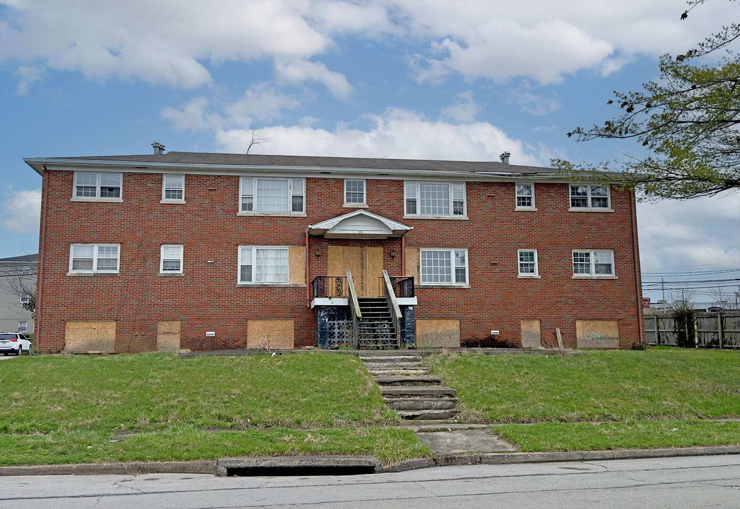 108 Surfside Dr, Lexington, KY for sale Primary Photo- Image 1 of 4