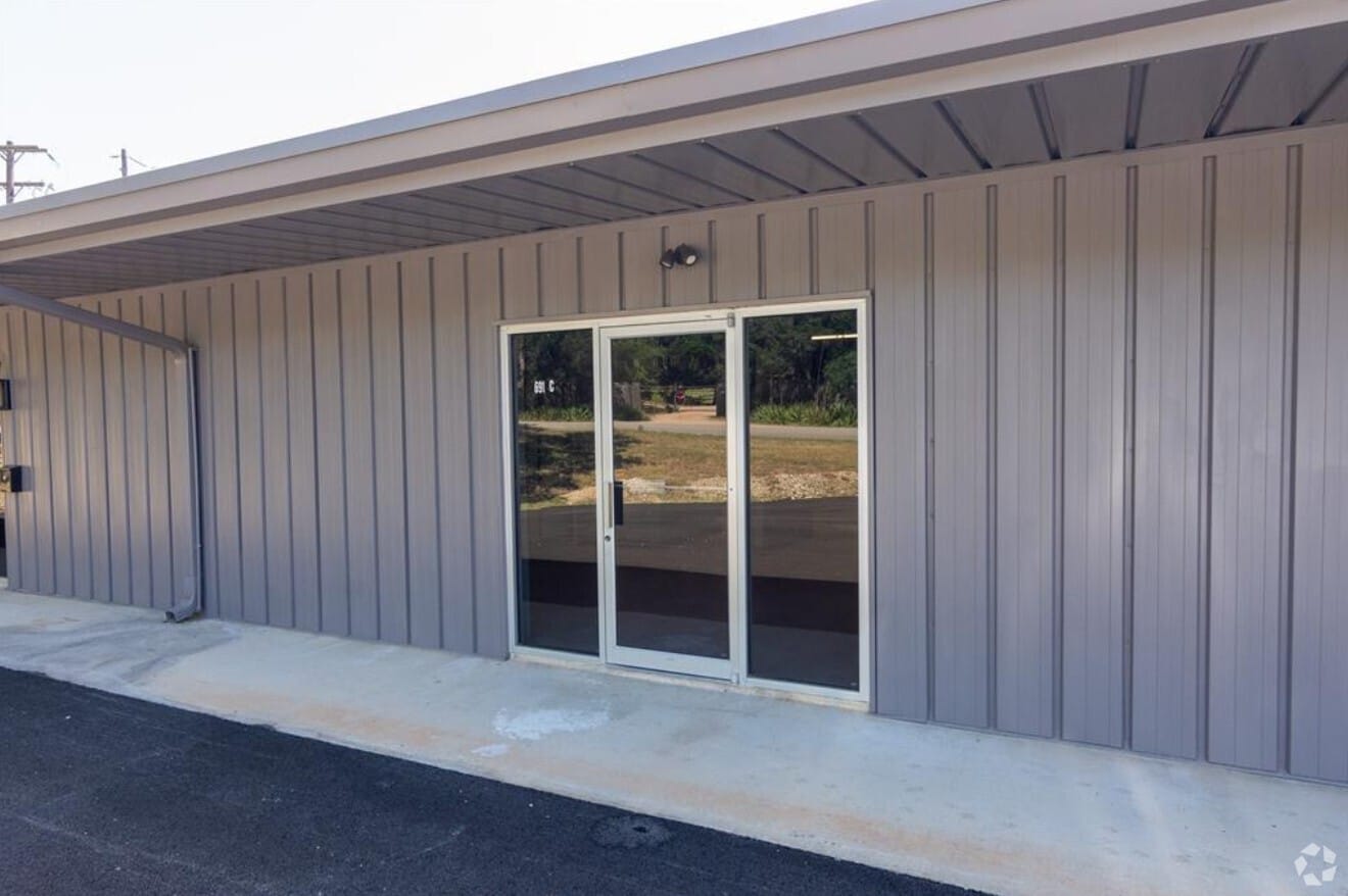 691 La Buena Vista Dr, Wimberley, TX à louer Photo intérieure- Image 1 de 1