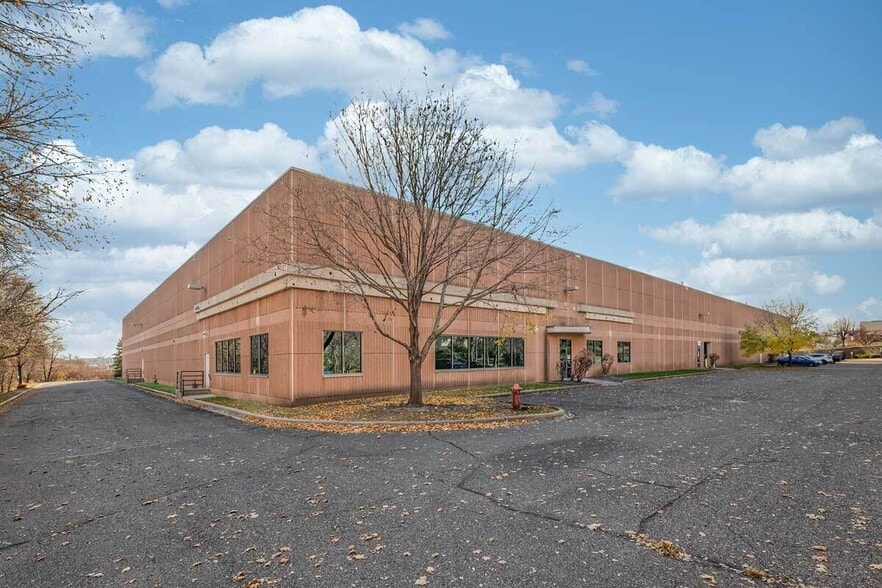 7624 Boone Ave N, Brooklyn Park, MN for sale - Primary Photo - Image 1 of 13