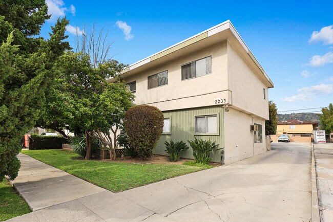 More details for 2233 Addison Way, Los Angeles, CA - Multifamily for Sale