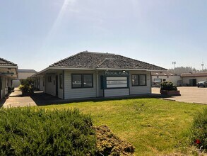 1711-1737 Central Ave, Mckinleyville, CA for lease Building Photo- Image 1 of 11