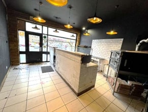 10 Acre St, Huddersfield for lease Interior Photo- Image 1 of 4