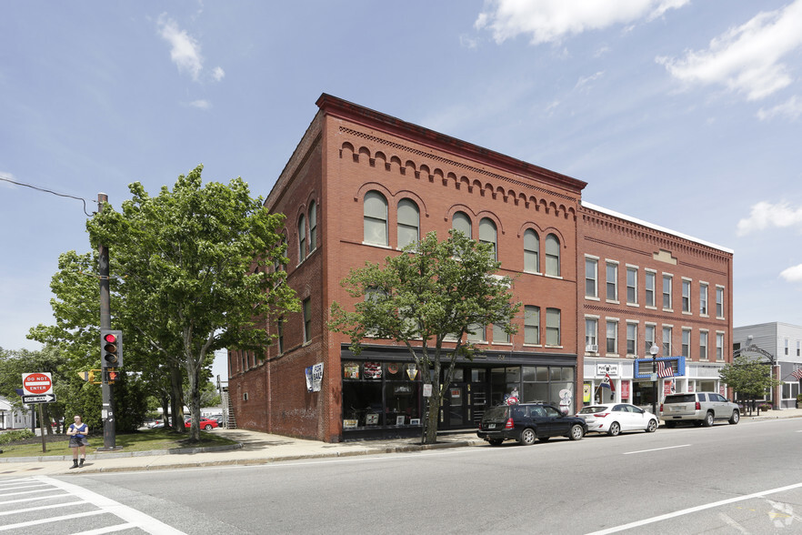 73-77 N Main St, Rochester, NH à vendre - Photo principale - Image 1 de 1