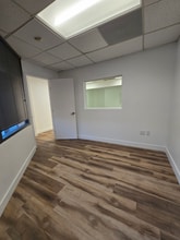 21250 Califa St, Woodland Hills, CA for lease Interior Photo- Image 2 of 8