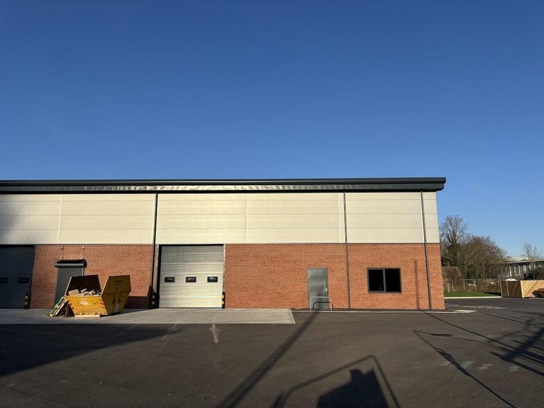 Sperry Way, Stonehouse for lease - Building Photo - Image 3 of 11