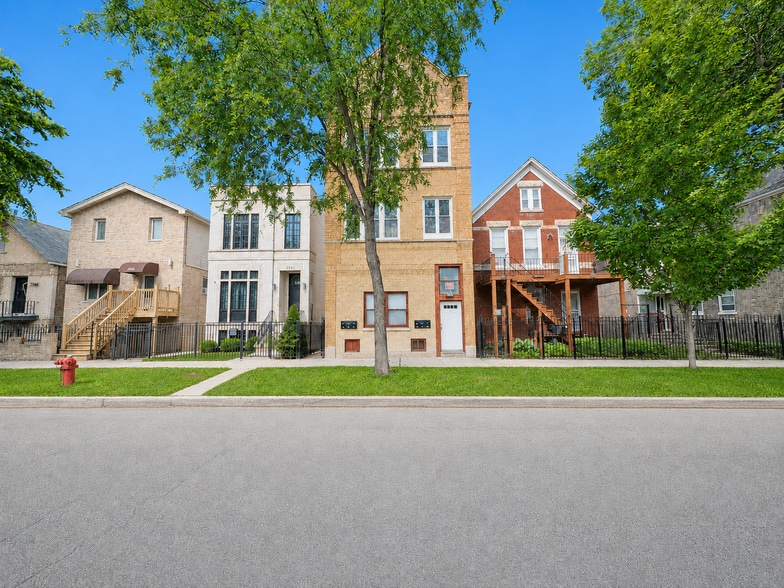 3320 S Carpenter St, Chicago, IL for sale - Primary Photo - Image 1 of 5
