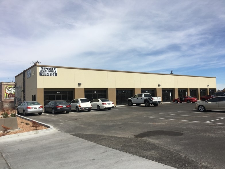 2000 Lomaland Dr, El Paso, TX for lease - Primary Photo - Image 1 of 14