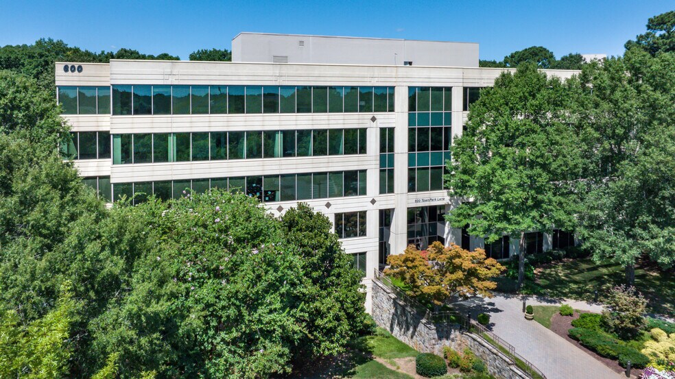 245 TownPark Dr, Kennesaw, GA à louer - Photo du bâtiment - Image 1 de 25