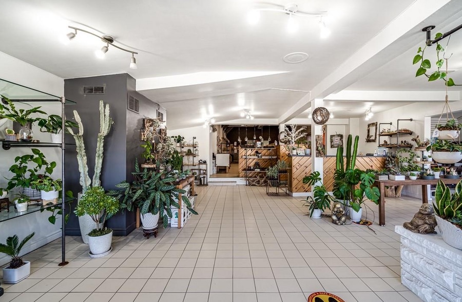 22 E 25th St, Hamilton, ON for sale - Interior Photo - Image 2 of 20