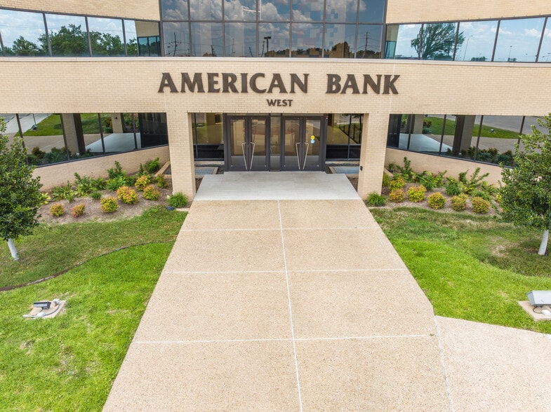 200 W Hwy 6, Waco, TX for lease - Building Photo - Image 2 of 8