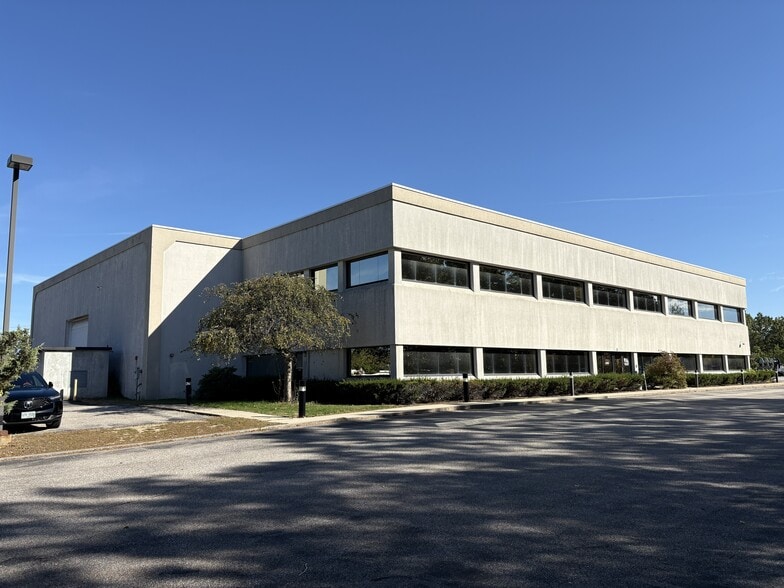 117 Londonderry Tpke, Hooksett, NH for lease - Building Photo - Image 1 of 18