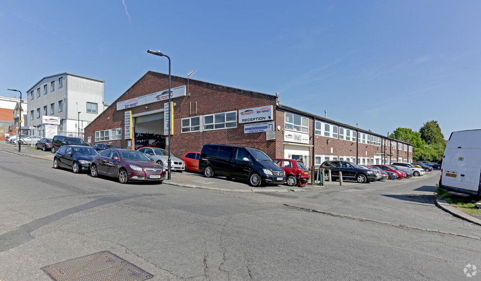 Belvue Rd, Northolt à vendre - Photo principale - Image 1 de 1