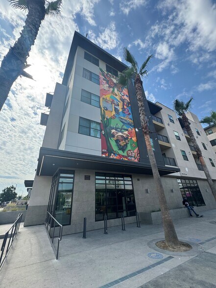 111-121 S Soto St, Los Angeles, CA à louer - Photo du bâtiment - Image 3 de 7