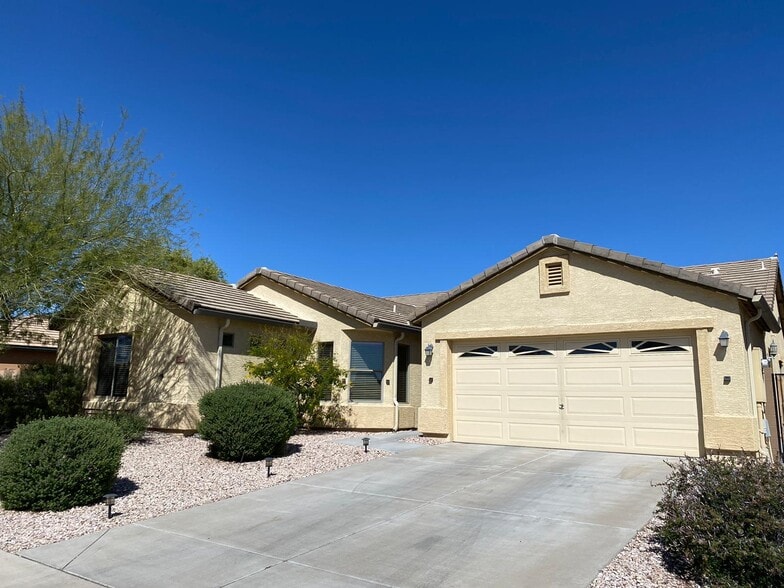 23026 W Gardenia Dr, Buckeye, AZ for sale - Primary Photo - Image 1 of 56