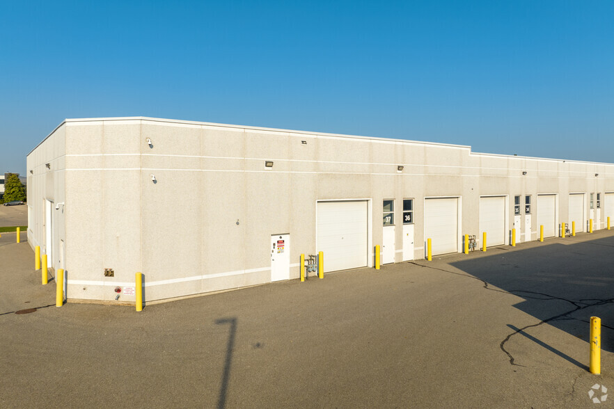 5250 Satellite Dr, Mississauga, ON for lease - Building Photo - Image 3 of 5