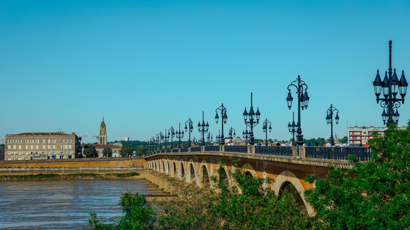 Retail in Bordeaux for sale Building Photo- Image 1 of 2