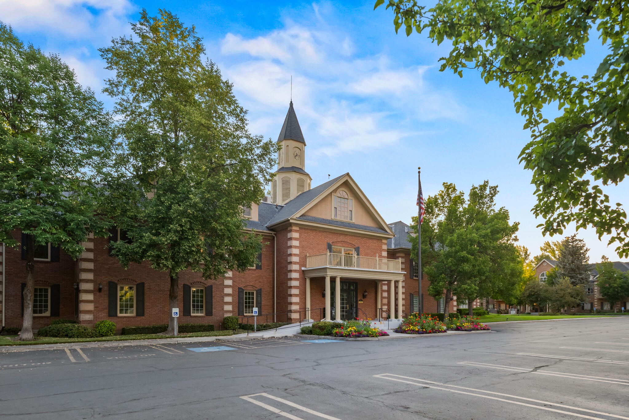 3521 N University Ave, Provo, UT à louer Photo du bâtiment- Image 1 de 2