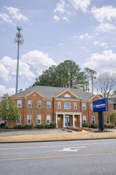 999 Rocket Way, Gardendale, AL for sale - Primary Photo - Image 1 of 5