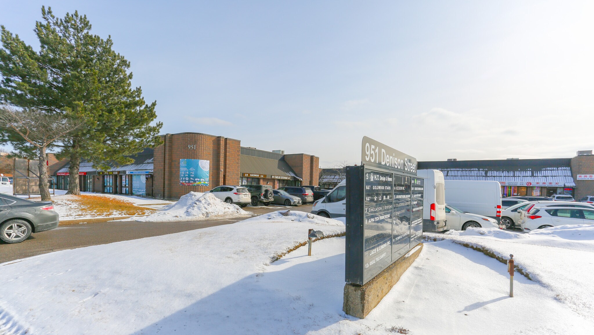 951 Denison St, Markham, ON for sale Primary Photo- Image 1 of 1