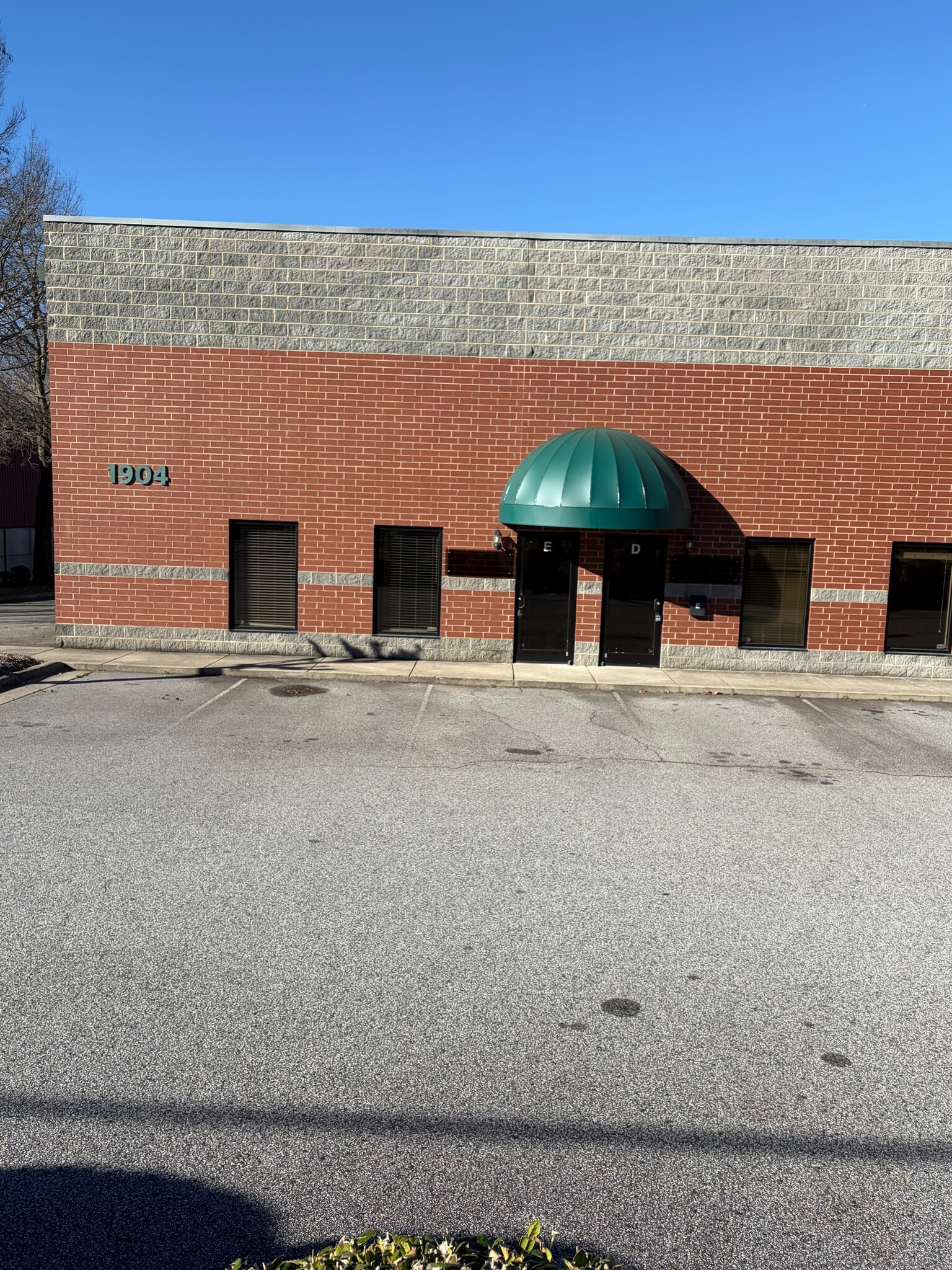 1904 Fairfax Rd, Greensboro, NC à louer Photo du bâtiment- Image 1 de 11