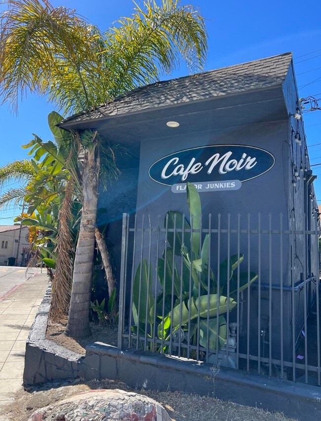 Plus de détails pour 2818 Macarthur Blvd, Oakland, CA - Commerce de détail à vendre