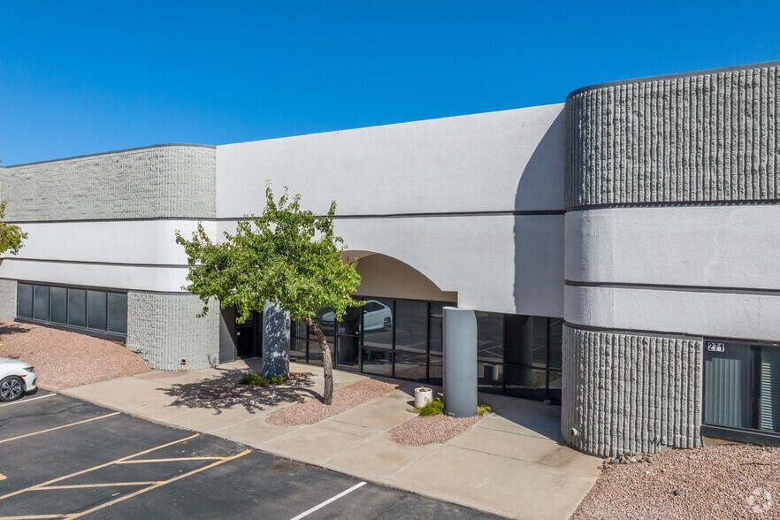 211-381 E Chilton Dr, Chandler, AZ à louer - Photo du bâtiment - Image 2 de 6