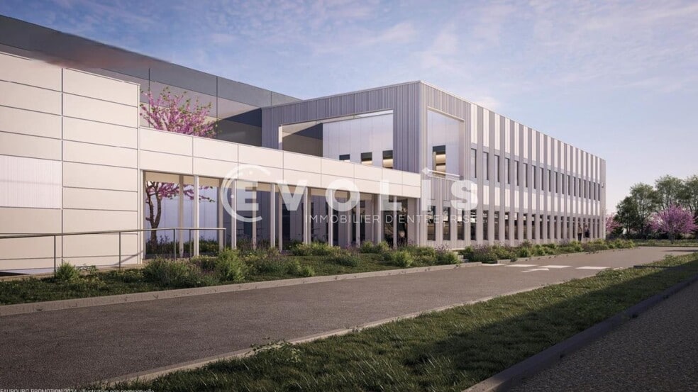Industrial in Cavaillon for lease - Building Photo - Image 2 of 7