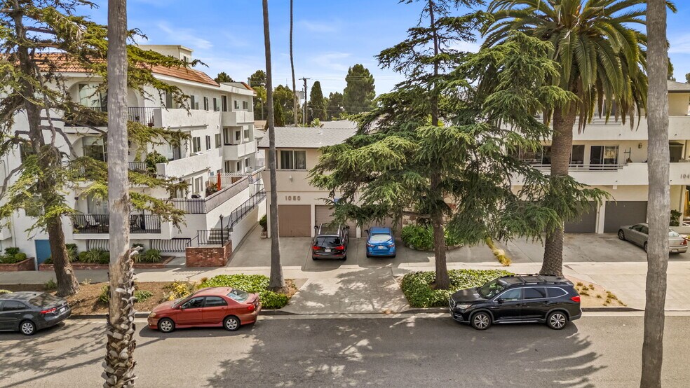 1050 12th St, Santa Monica, CA à vendre - Photo du bâtiment - Image 2 de 30