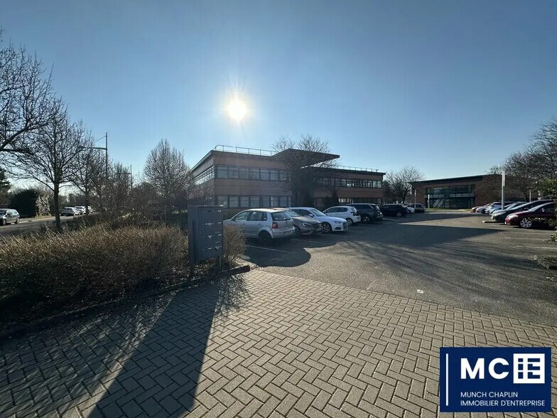 Office in Schiltigheim for lease - Building Photo - Image 1 of 6