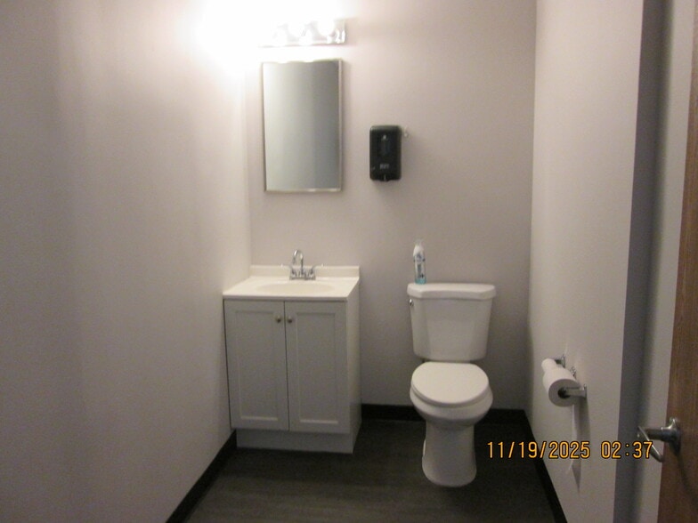 33 W Higgins Rd, South Barrington, IL à louer - Photo du bâtiment - Image 3 de 9