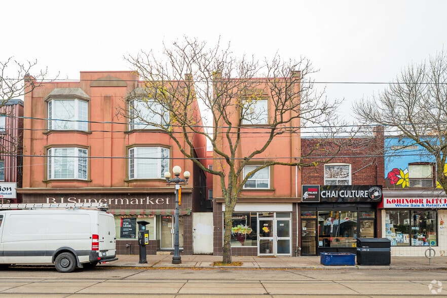 1449 Gerrard St, Toronto, ON for lease - Building Photo - Image 2 of 2