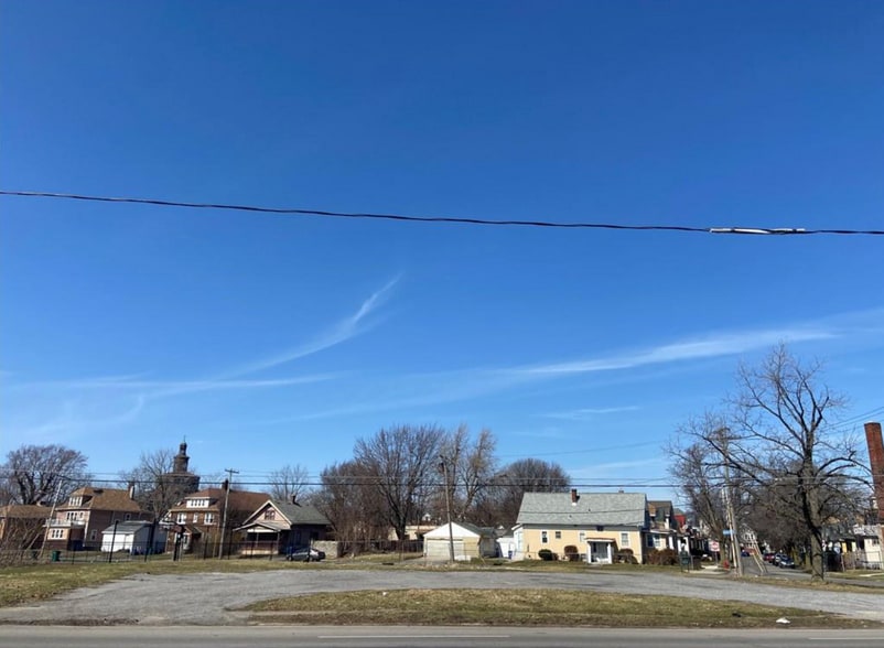 580 Kensington Ave, Buffalo, NY for sale - Building Photo - Image 1 of 17