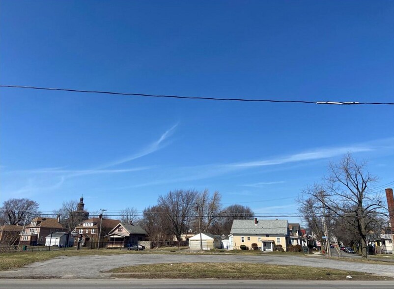 580 Kensington Ave, Buffalo, NY à vendre - Photo du bâtiment - Image 1 de 17