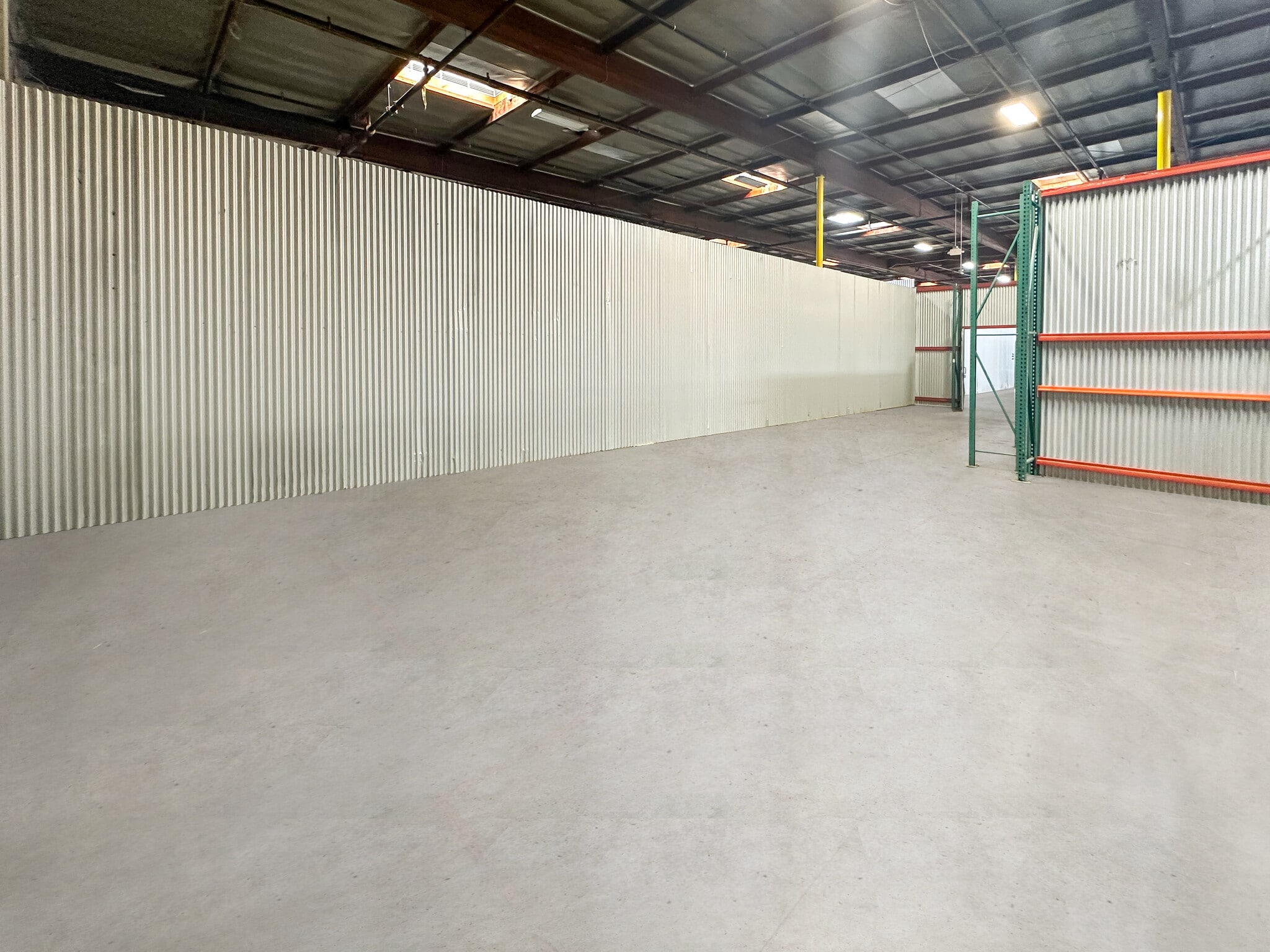 5625 E Firestone Blvd, South Gate, CA à louer Photo intérieure- Image 1 de 4