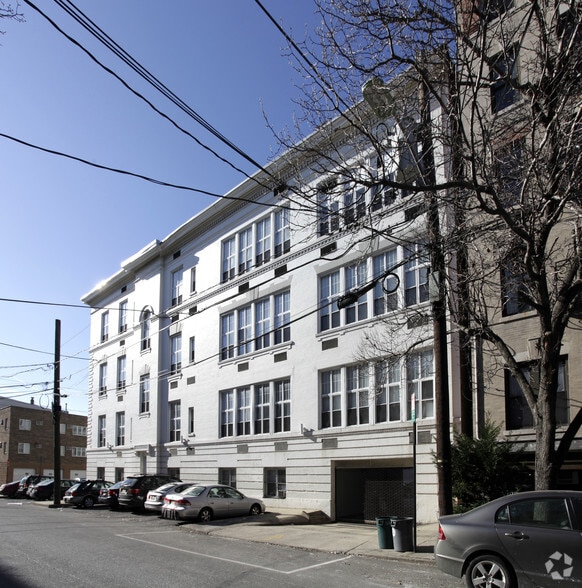 450 7th St, Hoboken, NJ à louer - Photo du bâtiment - Image 2 de 3
