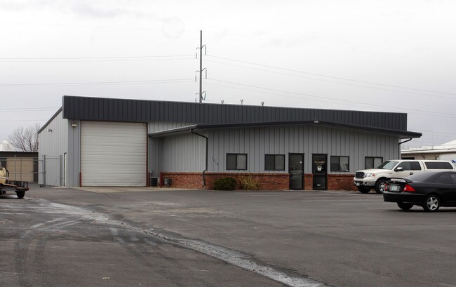 Plus de détails pour 1019-1023 Des Moines Ave, Loveland, CO - Industriel à louer