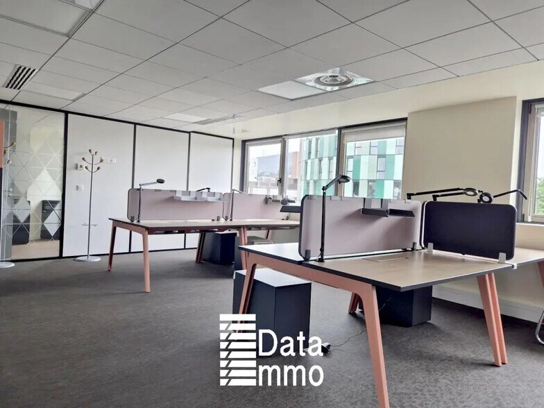 Office in Fontenay-sous-Bois for lease - Building Photo - Image 3 of 7