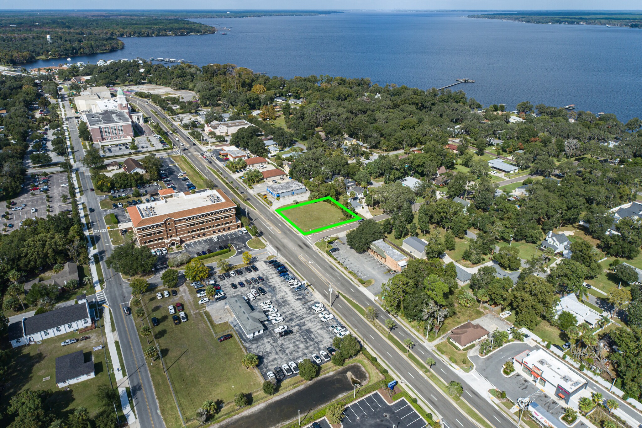 706 N Orange Ave, Green Cove Springs, FL à louer Aérien- Image 1 de 8