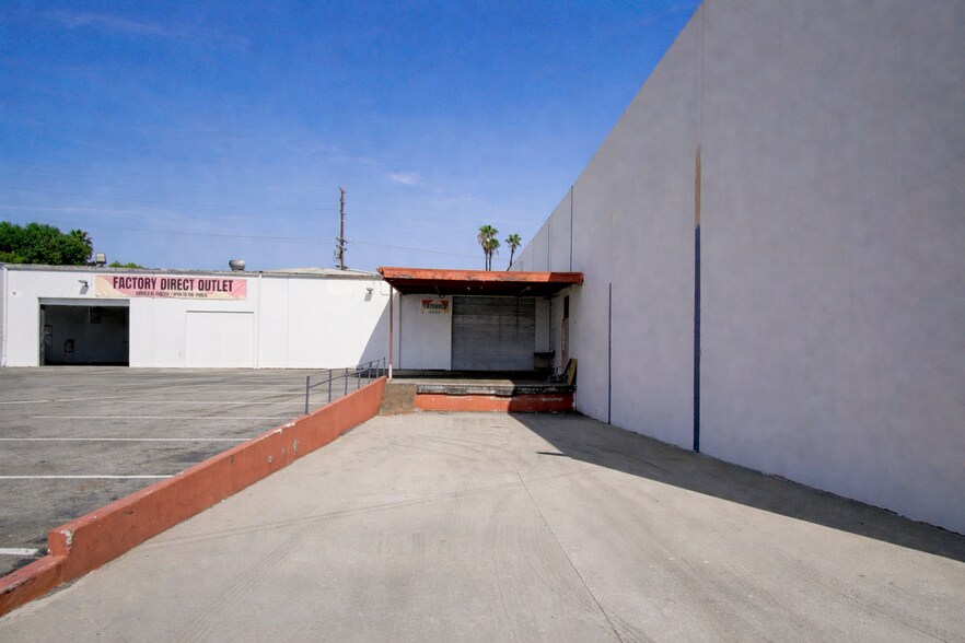 11400 Downey Ave, Downey, CA à vendre - Photo du bâtiment - Image 3 de 8