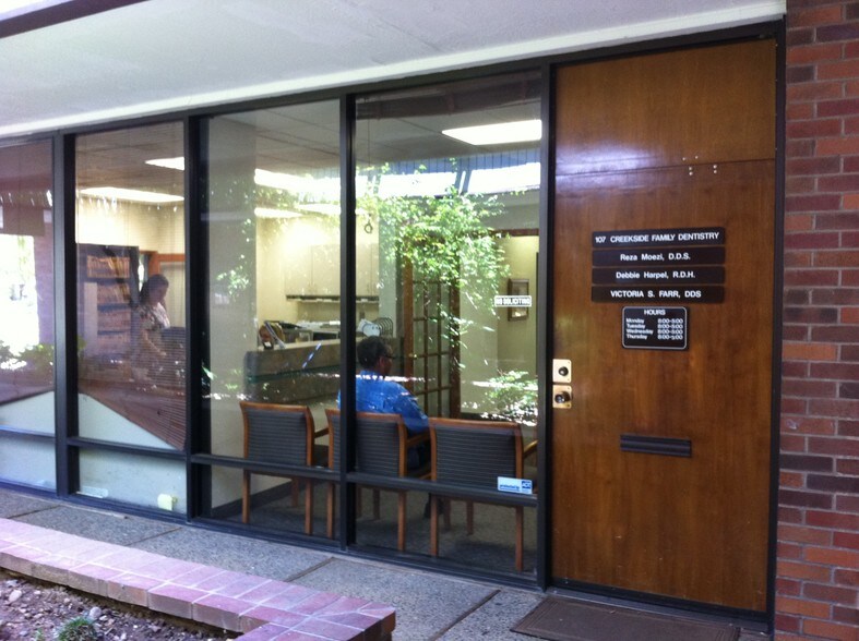3000 Alamo Dr, Vacaville, CA à louer - Photo du bâtiment - Image 2 de 2