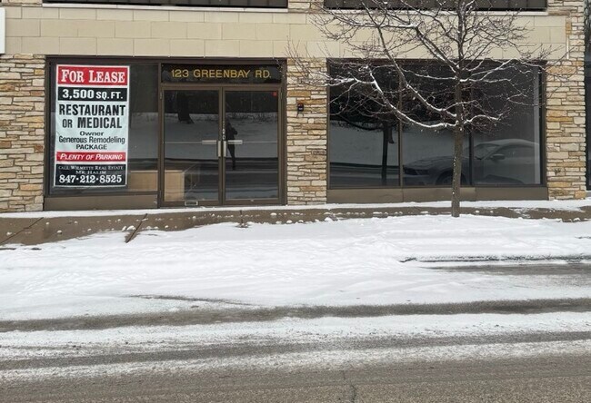 Plus de détails pour 123 Green Bay Rd, Wilmette, IL - Bureau/Commerce de détail à louer