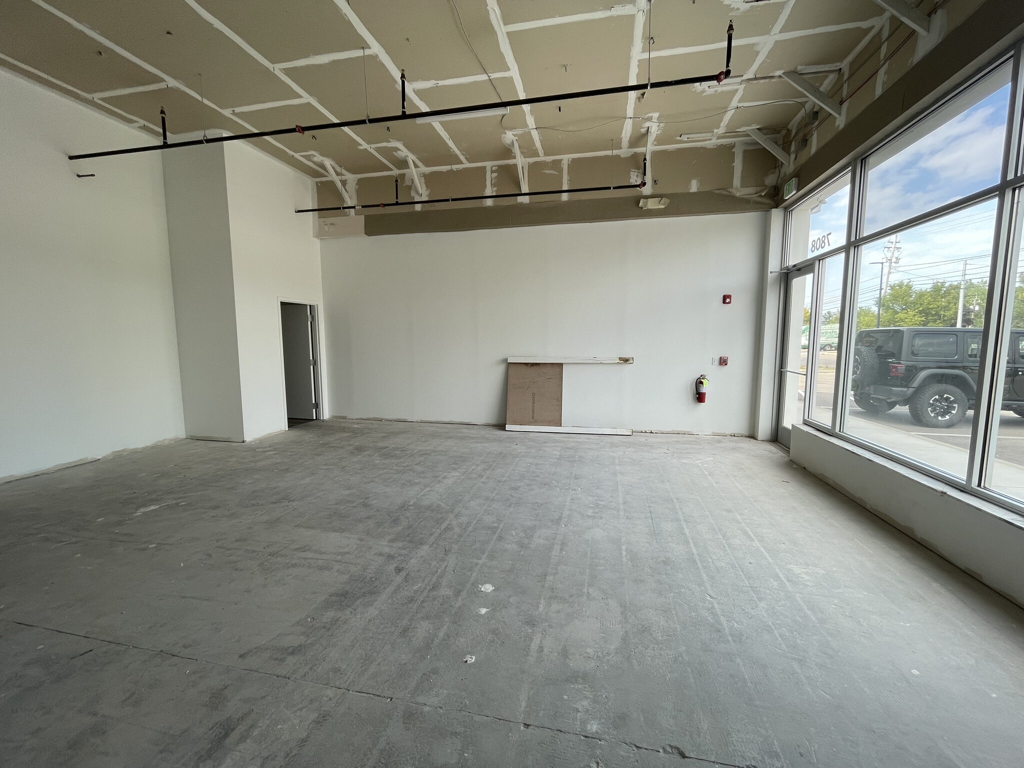 7800 Broadview Rd, Parma, OH for lease Interior Photo- Image 1 of 7