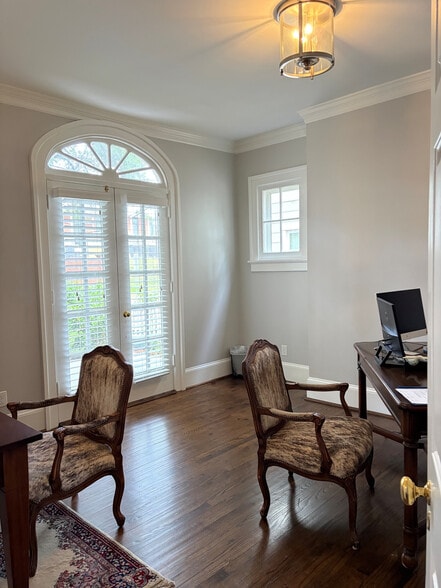 118 St Marys St, Raleigh, NC à vendre - Photo du bâtiment - Image 3 de 5